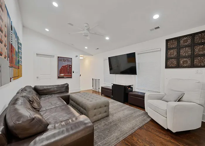 Wicker Park 4bd 3ba, Steps From Cta, Parking Incl Сasa de vacaciones *