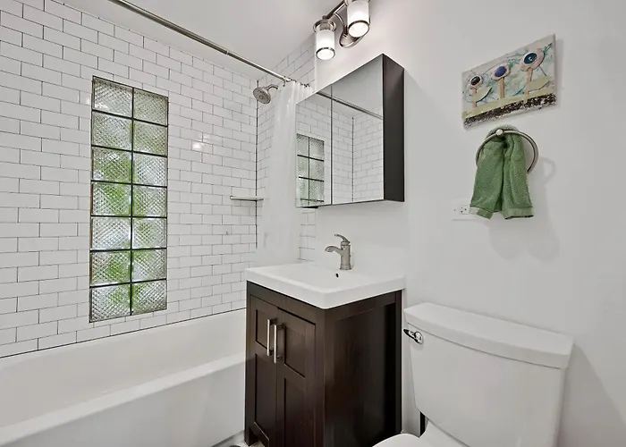 Wicker Park 4bd 3ba, Steps From Cta, Parking Incl Chicago