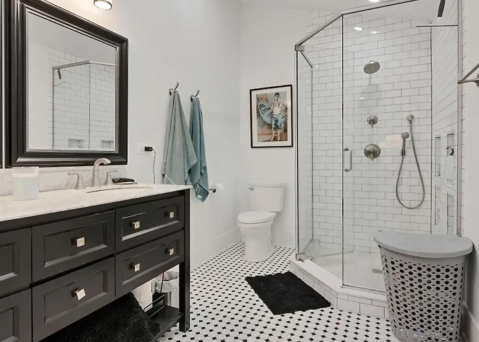 Wicker Park 4bd 3ba, Steps From Cta, Parking Incl Сasa de vacaciones