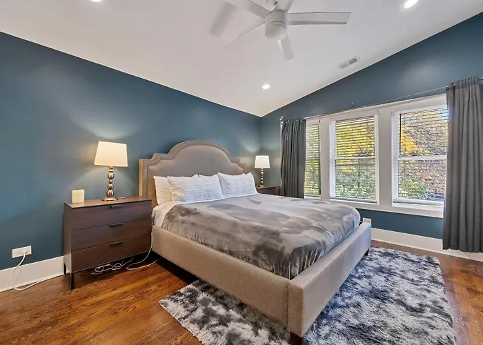 Сasa de vacaciones Wicker Park 4bd 3ba, Steps From Cta, Parking Incl *