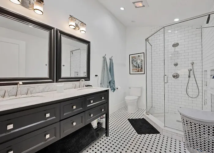 Wicker Park 4bd 3ba, Steps From Cta, Parking Incl Сasa de vacaciones